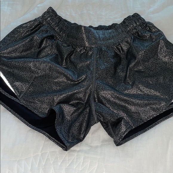 lululemon athletica Pants - Hotty hot black silver gray 6 tall metallic
